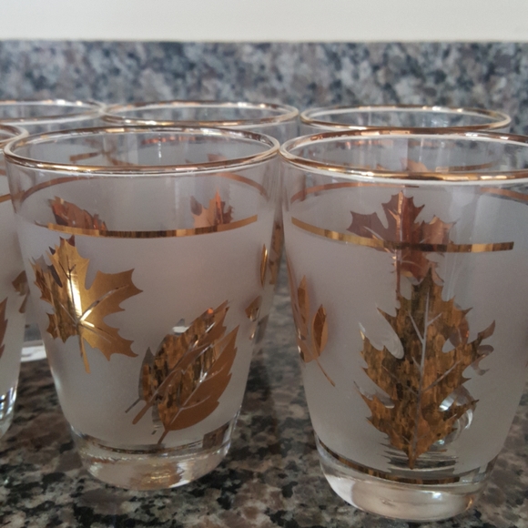 Libby Gold Leaf Glasses Set - Etsy Set of 9 juice glasses w gold leaves n gold trim